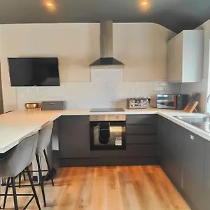 Sloane Modern 2 Bedroom Seafront Blackpool