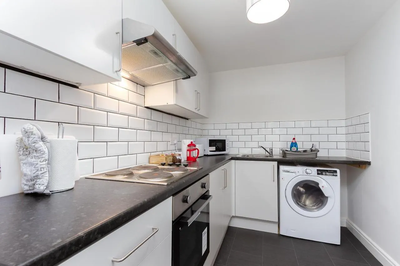 Kings Court Modern Aparthotel, Town Centre - Blackpool Resort Collection Apartment