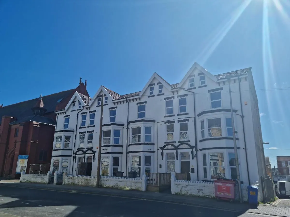 Kings Court Modern Aparthotel, Town Centre - Blackpool Resort Collection