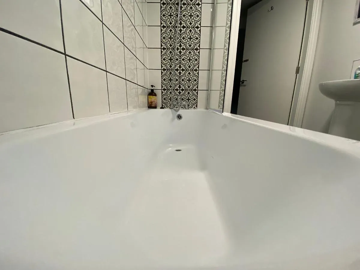 Kings Court Modern Aparthotel, Town Centre - Blackpool Resort Collection Apartment